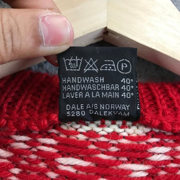 VINTAGE WOMENS DALE OF NORWAY METAL CLASP KNITTED NORDIC SWEATER SM - Picture 3 of 8